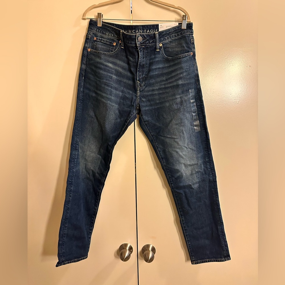 Men’s athletic fit American Eagle jeans (new with tags!)